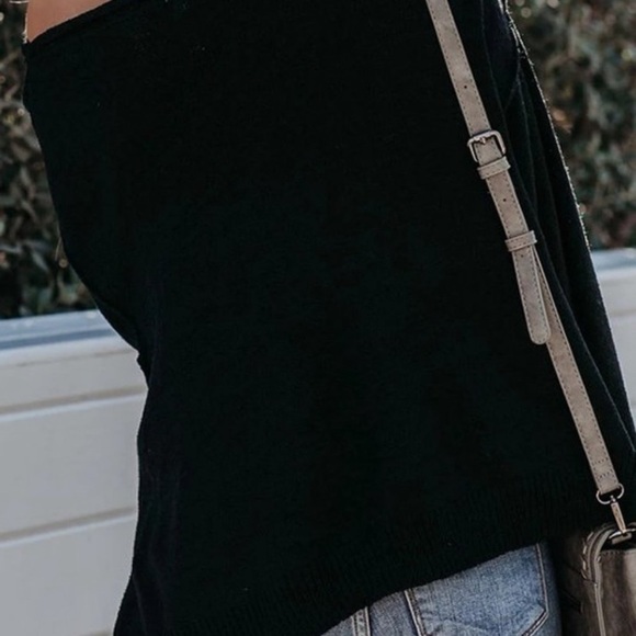 Chic Knit Off the Shoulder Sweater - Picture 4 of 9